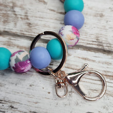Load image into Gallery viewer, Floral Wristlet
