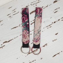 Load image into Gallery viewer, Marble Wristlet Keychain
